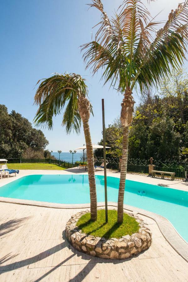 Holidays Naples Family - Pool In Front Of Capri Eksteriør billede